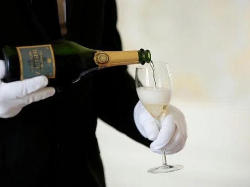 Kinh nghiệm uống rượu Champagne ngon bạn nhất định phải biết